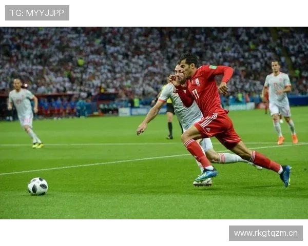 拉菲尼亚与登贝莱右边锋战术角色及进攻效率对比