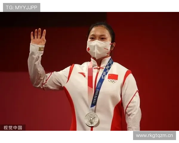 廖秋云训练完直接拎爱马仕去吃米其林，这姐的日常比偶像剧还敢拍