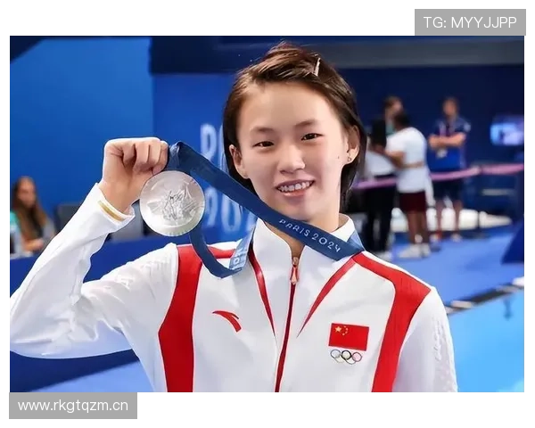 陈芋汐出场那只包比奖牌还抢镜